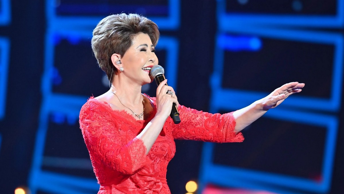 Юбилейный концерт Розы Рымбаевой в Алматы