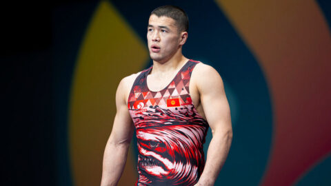 Акжол Махмудов одержал победу на SUPER 4 WRESTLING