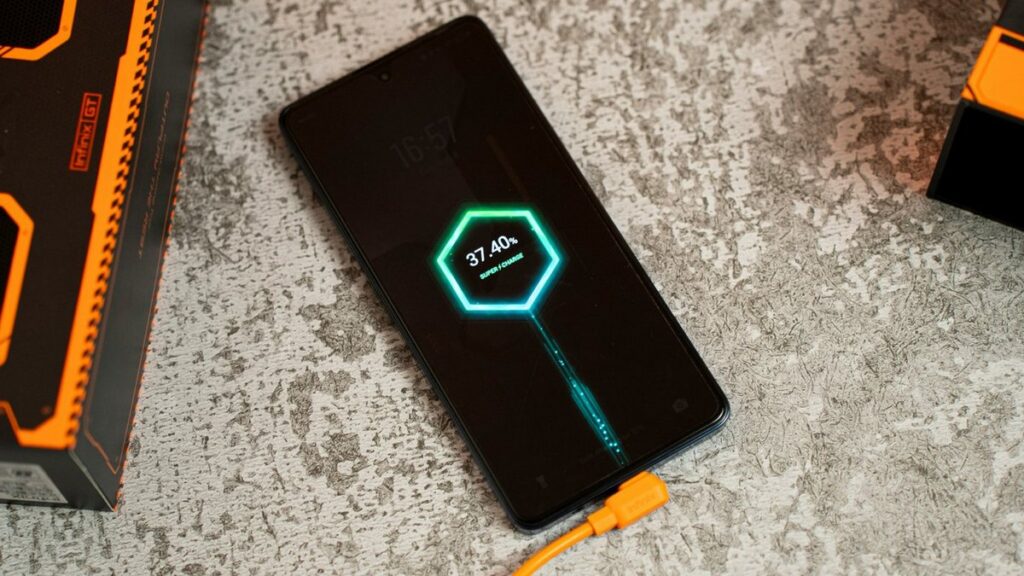 Как правильно заряжать смартфон