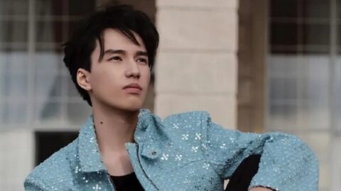 Младший брат Димаша Кудайбергена поразил поклонников новыми фото