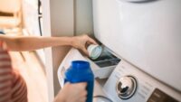 Как почистить стиральную машину от накипи и запаха