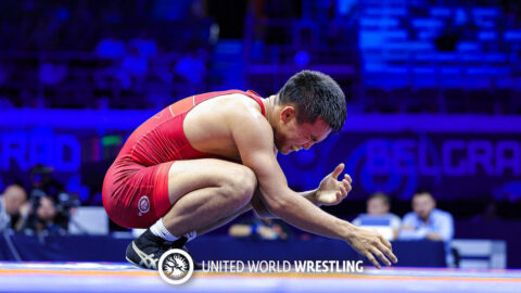 Акматалиев перестал бороться за минуту до конца боя